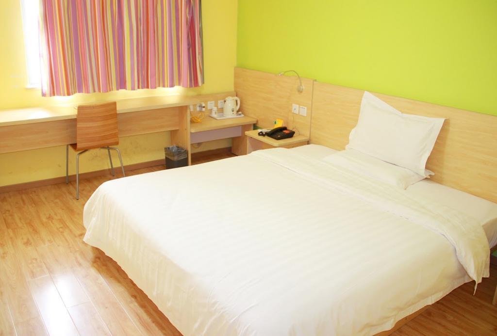 7Days Inn Foshan Dongfang Square Walmart מראה חיצוני תמונה
