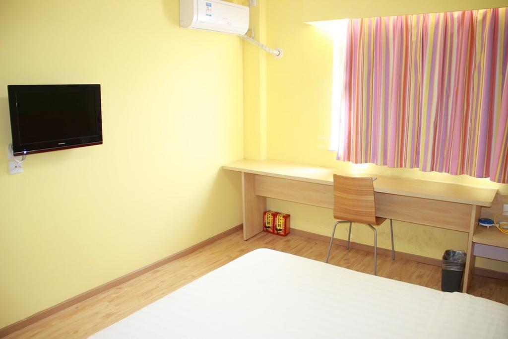 7Days Inn Foshan Dongfang Square Walmart מראה חיצוני תמונה