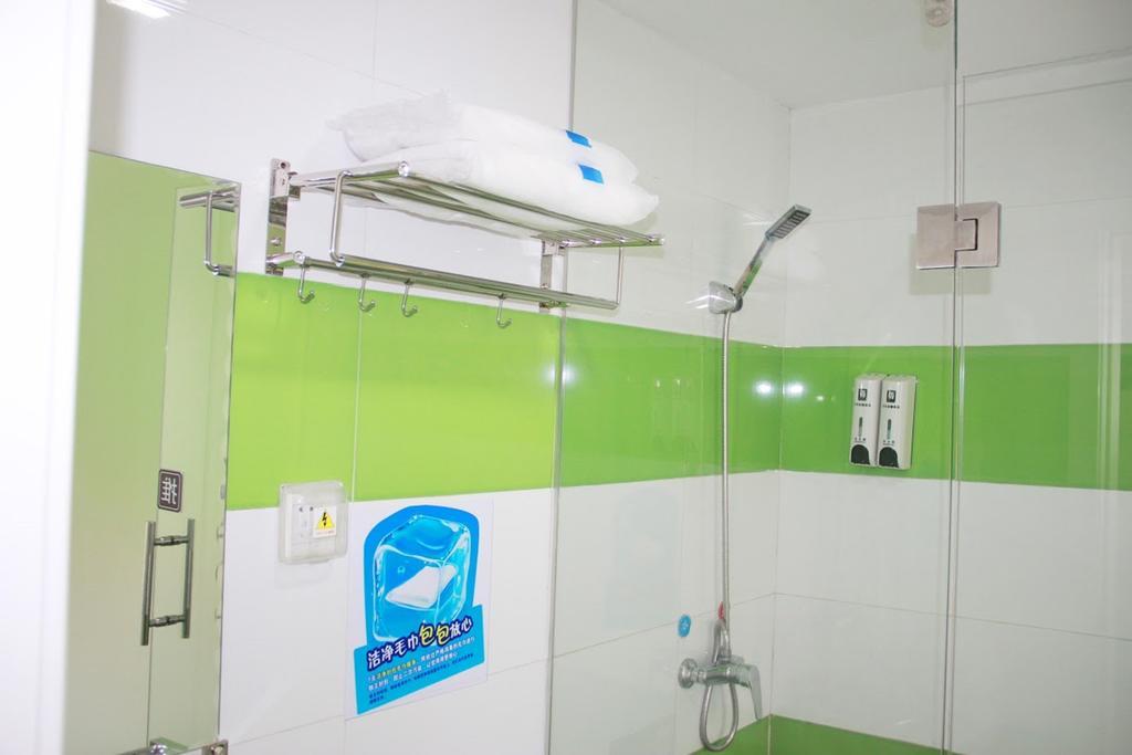 7Days Inn Foshan Dongfang Square Walmart מראה חיצוני תמונה